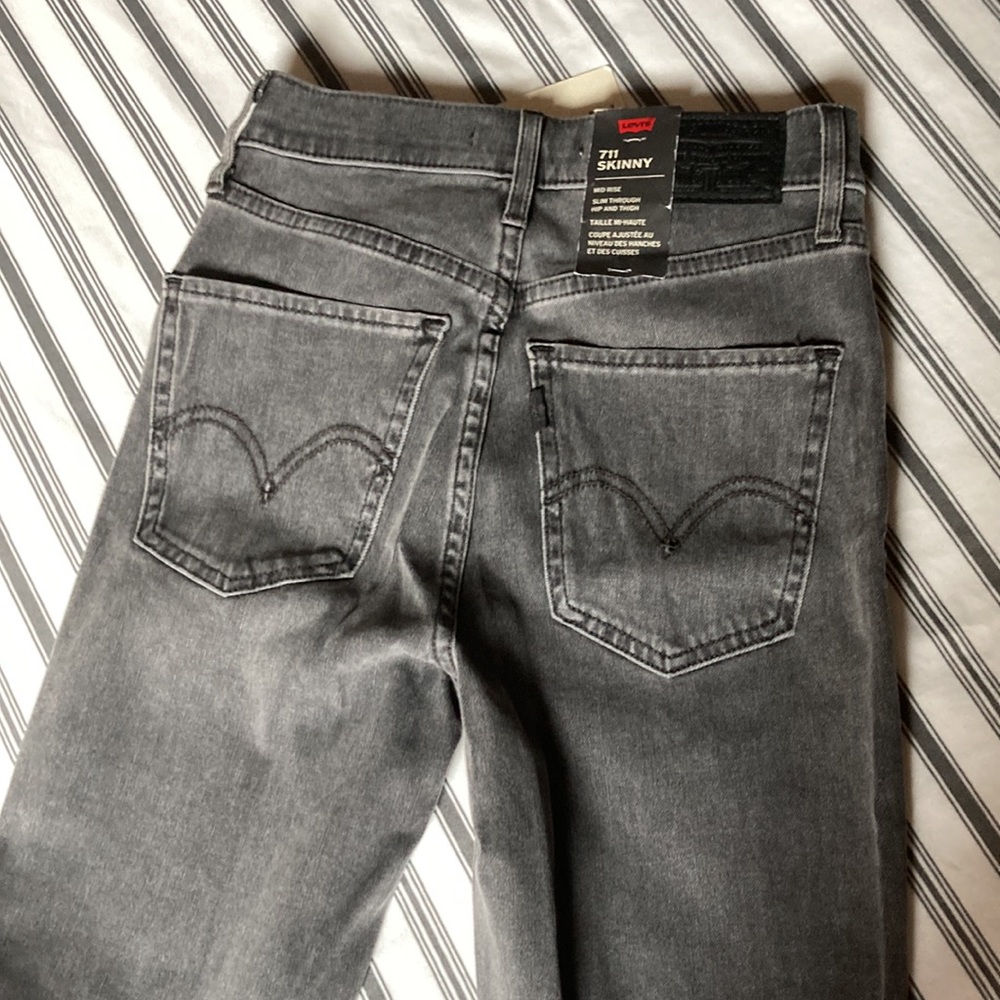 NWT LEVI’S PREMIUM 711 Skinny Women’s Denim 24x30 - Picture 5 of 8